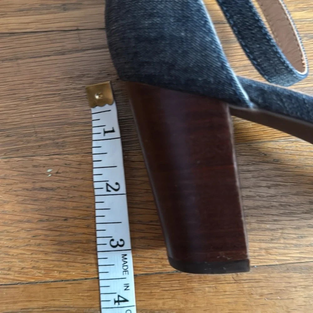 👡 Audrey Brooke Nadine denim block heel sandal. Size 8.